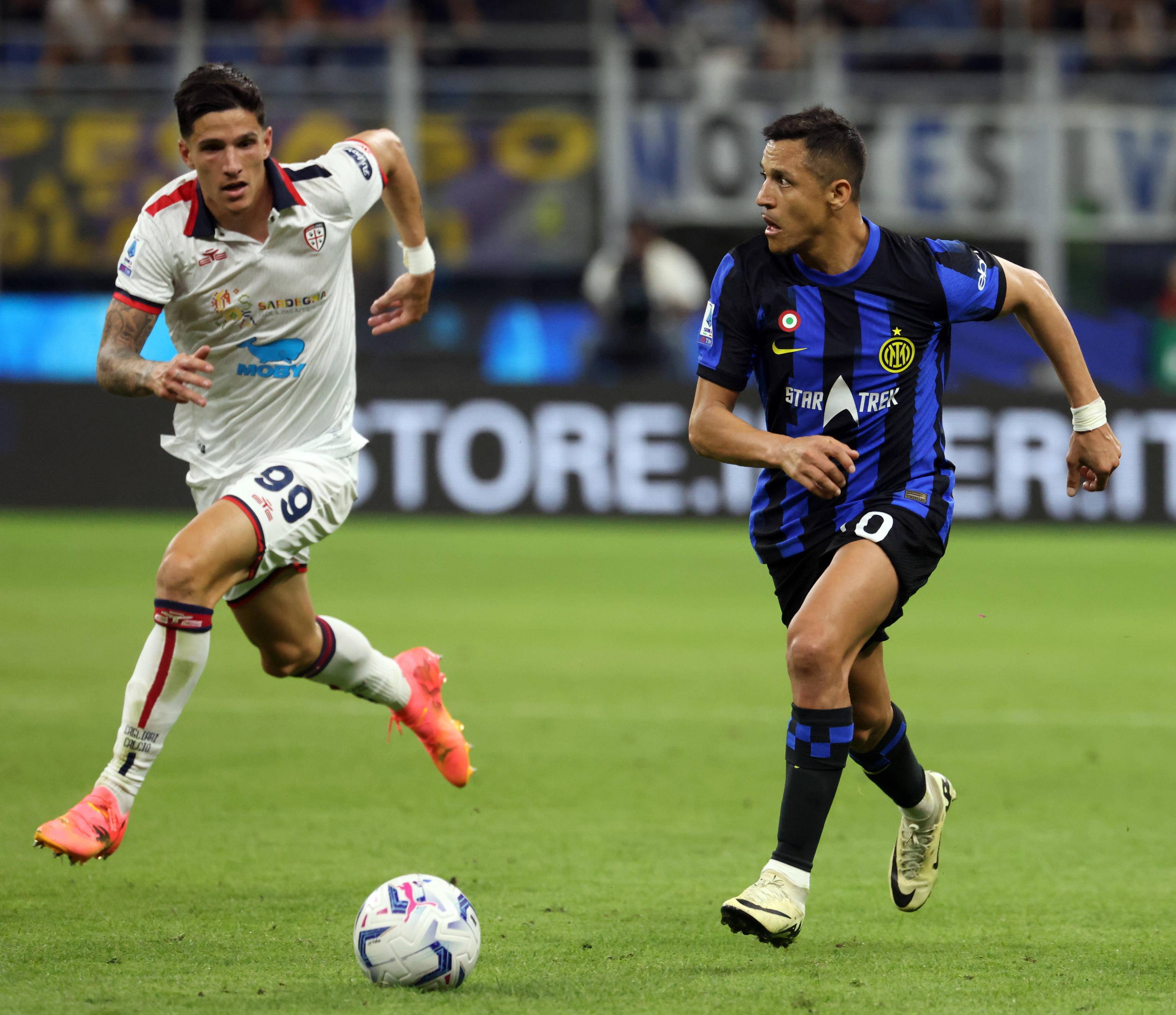 卡利亚里大胜国际米兰,创造历史 卡利亚里大胜国际米兰,创造历史