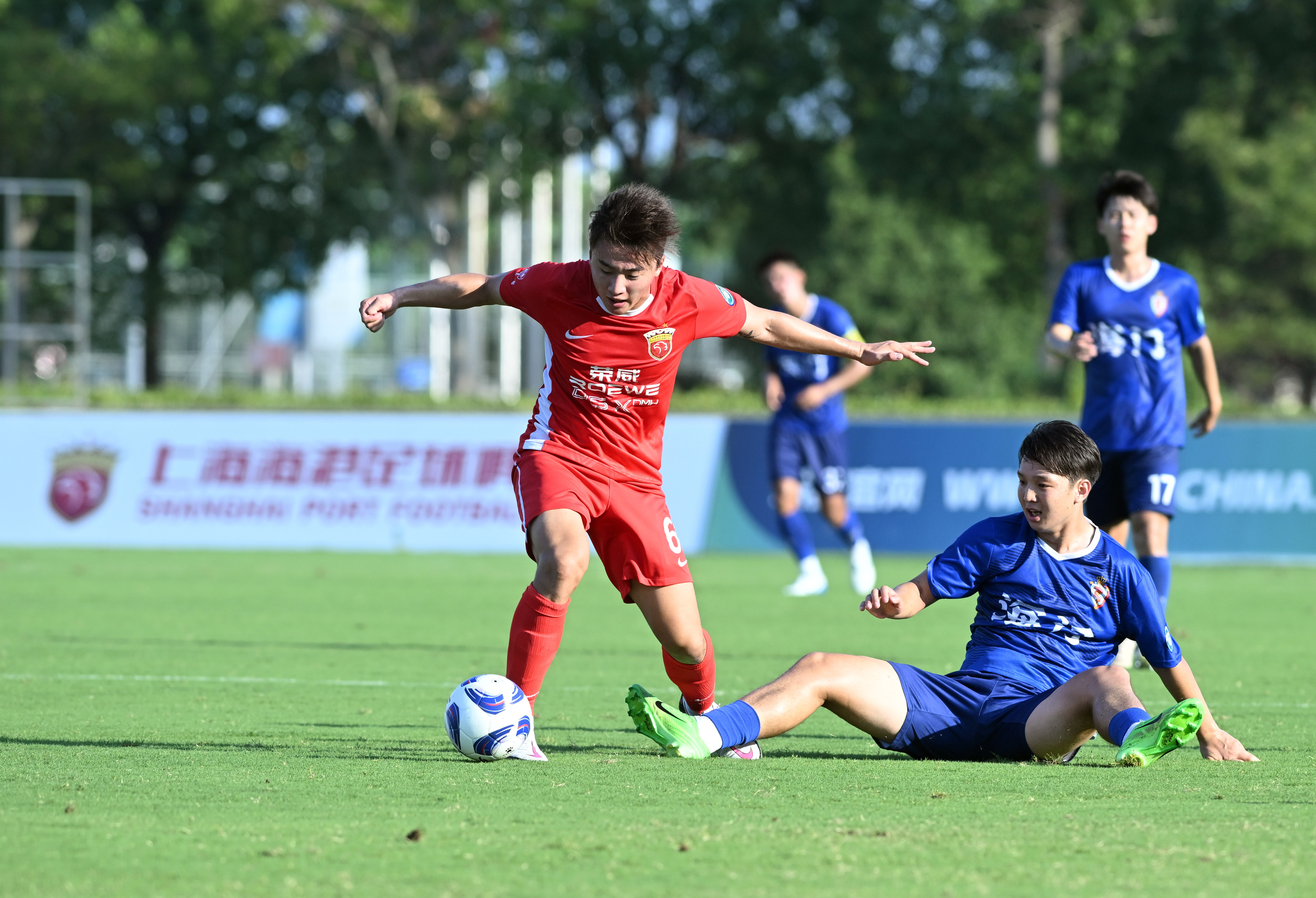 打破僵局，球队机智应对取得胜利