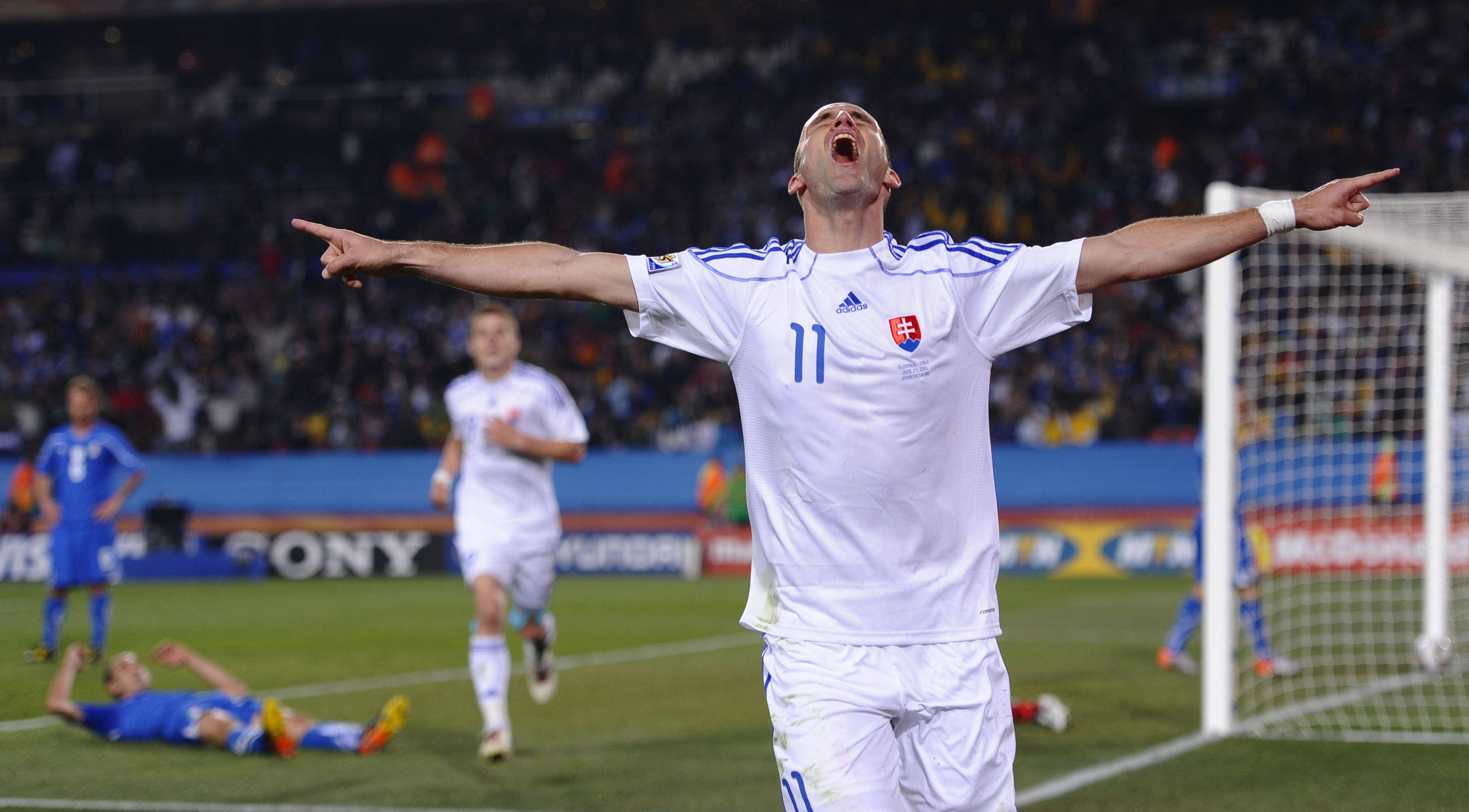 斯洛伐克队遗憾止步,充满遗憾和不舍 斯洛伐克队遗憾止步,充满遗憾和不舍